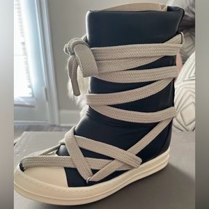 Worn twice! Can be worn by women or men.